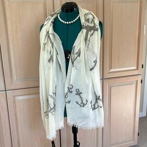 Do everything in love scarf